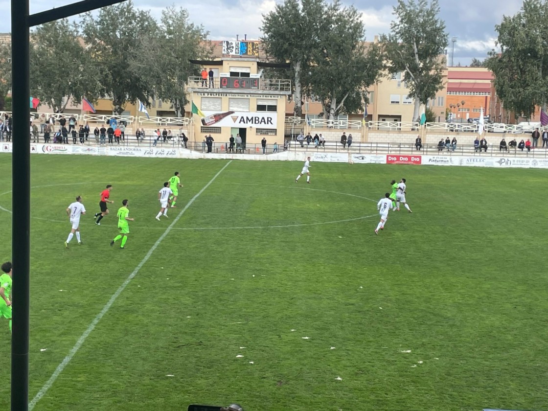 La Vega calienta motores para un derbi minero que mira hacia la zona alta