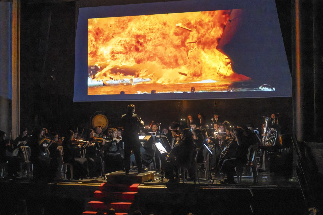 Un concierto de película hace disfrutar al público turolense en un abarrotado Marín