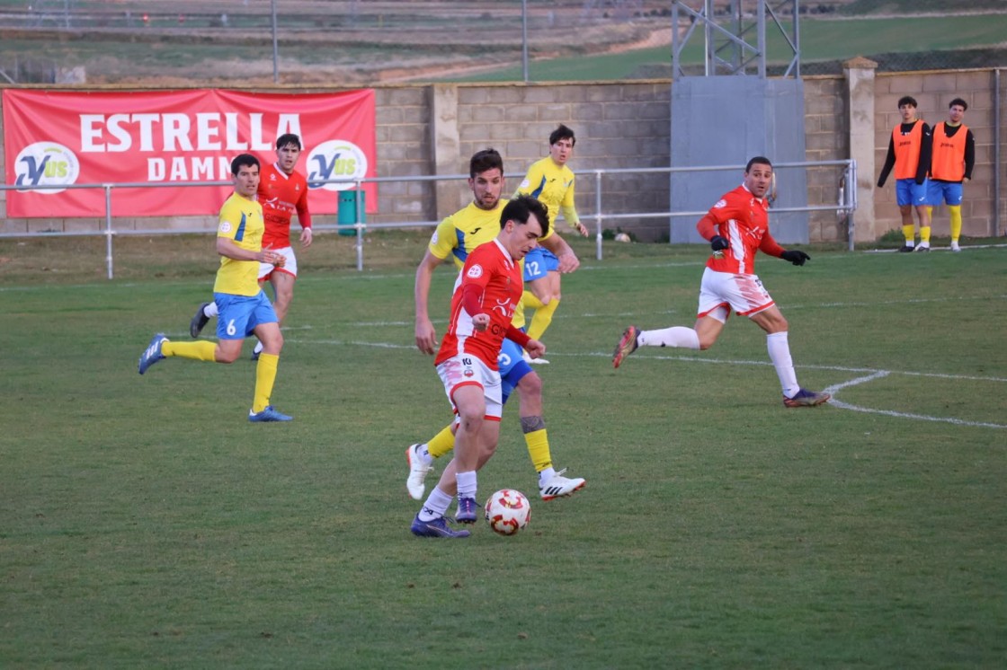 Punto del Calamocha que mereció la victoria ante un rival directo en liga (1-1)