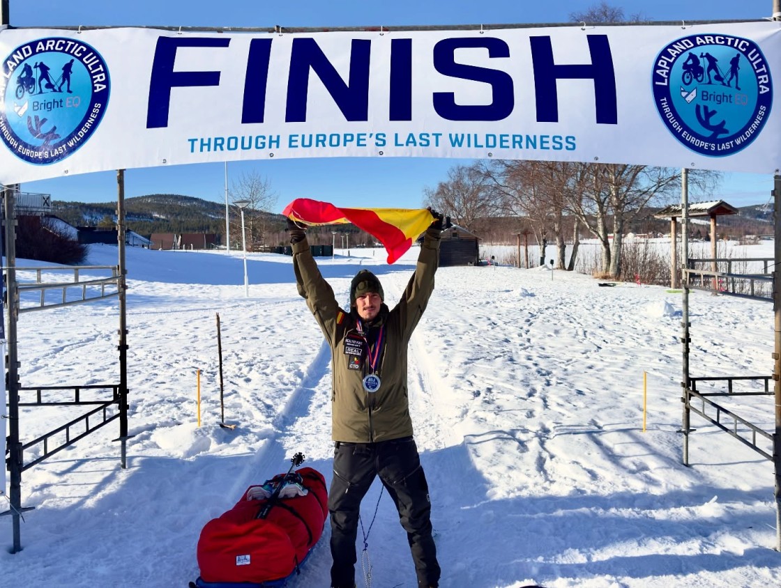 Juancar Gimeno, a lo más alto del podio en el reto extremo Lapland Arctic Ultra