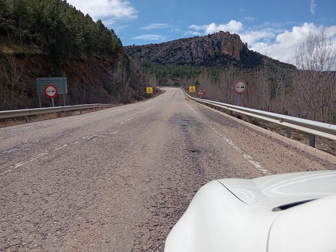 El MAR denuncia el estado de la carretera A-222, que tacha de “tercermundista”