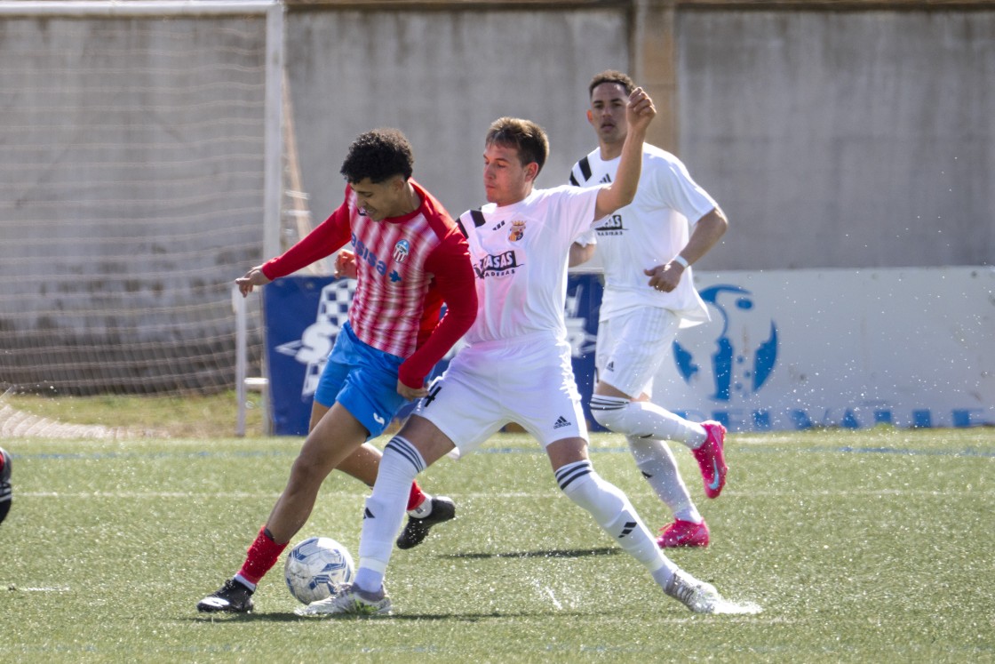 El Alcorisa encadena otro derbi en su senda hacia la salvación en Preferente