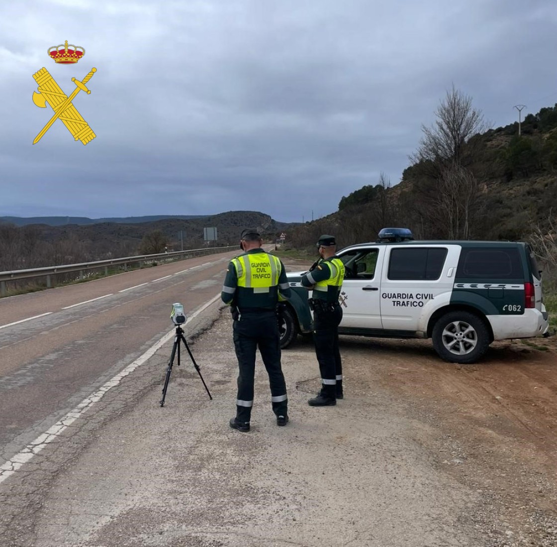 La Guardia Civil intercepta en Villastar a un conductor que circulaba borracho, drogado y sin carné