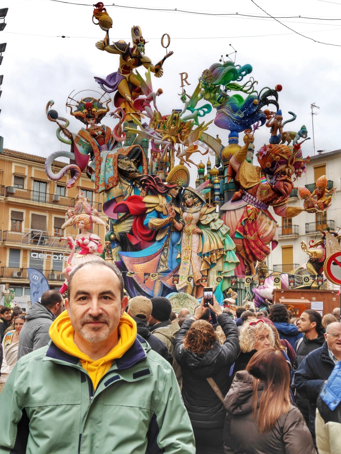 Luis Pascual Ferrer, escultor fallero: “Por primera vez hemos hecho la falla de Convento Jerusalén y se ha llevado varios premios”