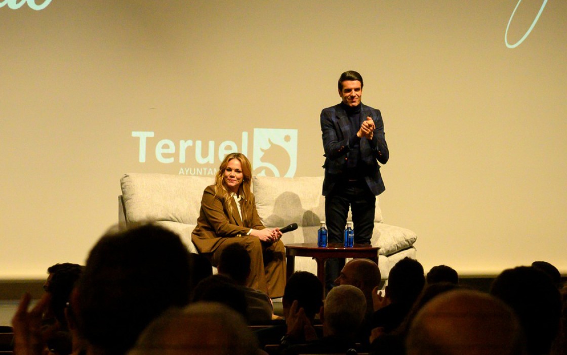 Emilio de Justo llena el auditorio de San Julián en la charla organizada por el Ruedo