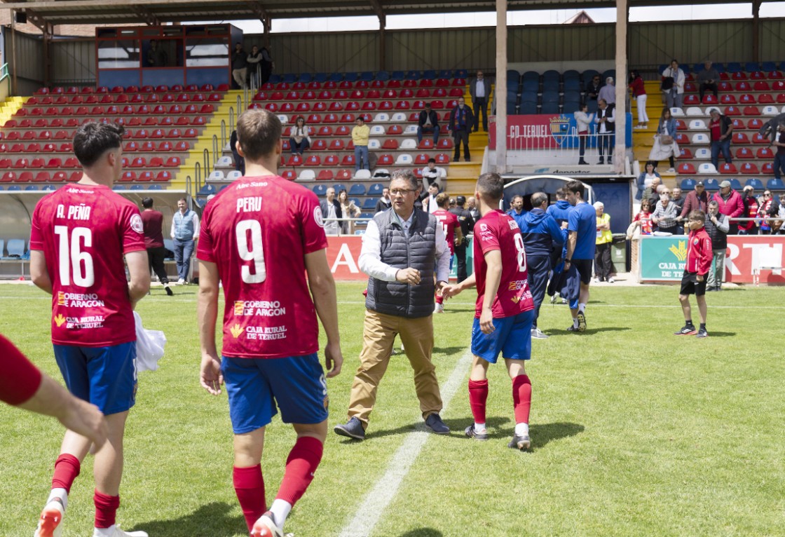 La situación económica del Teruel retrasa pagos y complica el final de la temporada