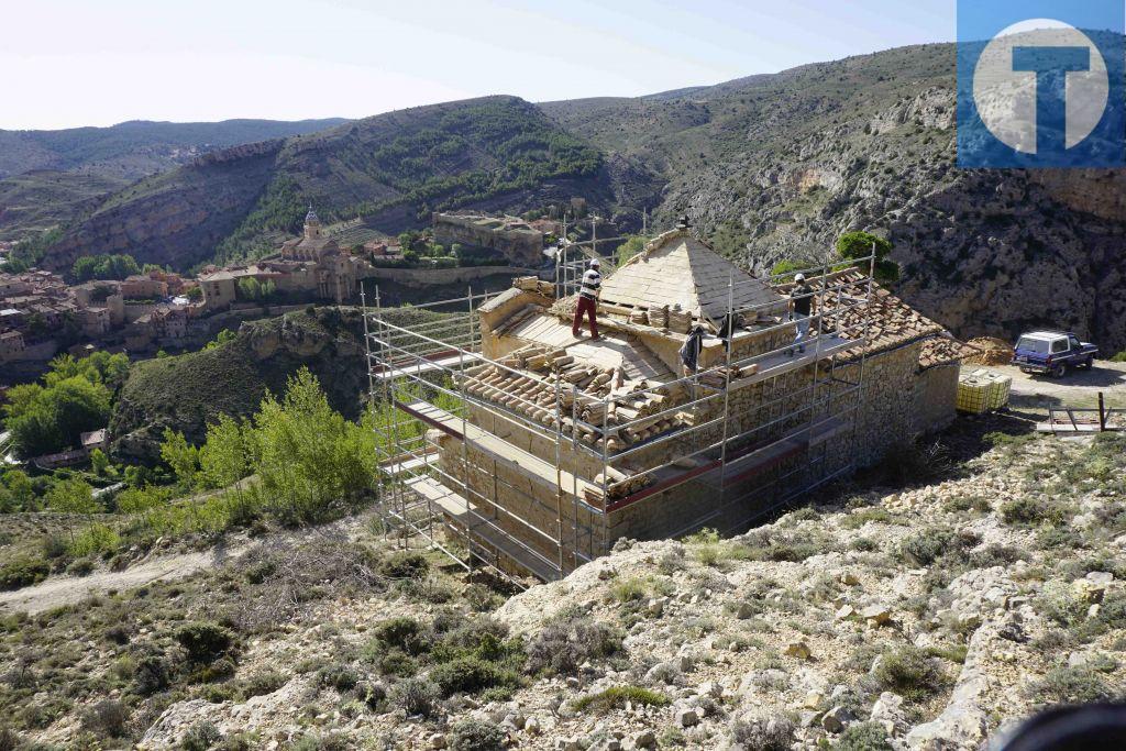 Albarracín mira hacia su ermita del Carmen