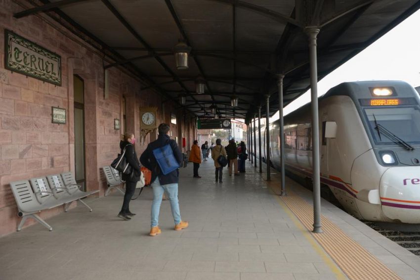 Los trenes que financia Aragón continuarán unos días más a partir del 1 de julio a la espera de las negociaciones con el Gobierno central