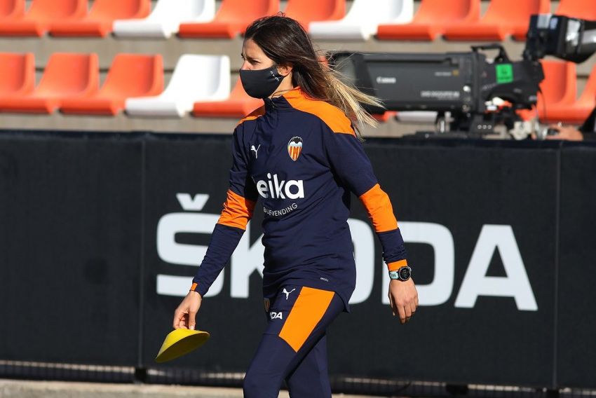 La turolense Andrea Esteban pasa a ser la primera entrenadora del Valencia Femenino