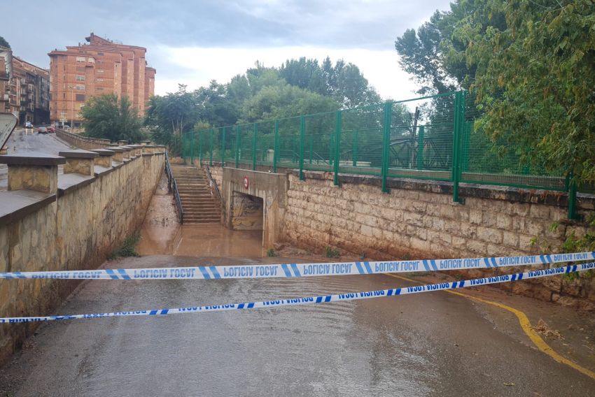 La Policía Local corta otra vez el acceso a La Moratilla y el Club de Tenis de Teruel por la lluvia