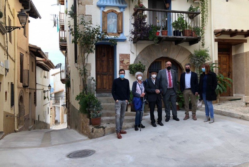 Manuel Rando celebra el Día de las Bibliotecas en la inauguración de la de Peñarroya de Tastavins