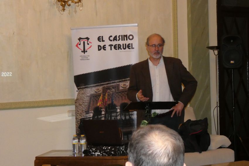 El virólogo Rafael Blasco, conferenciante en Teruel: 