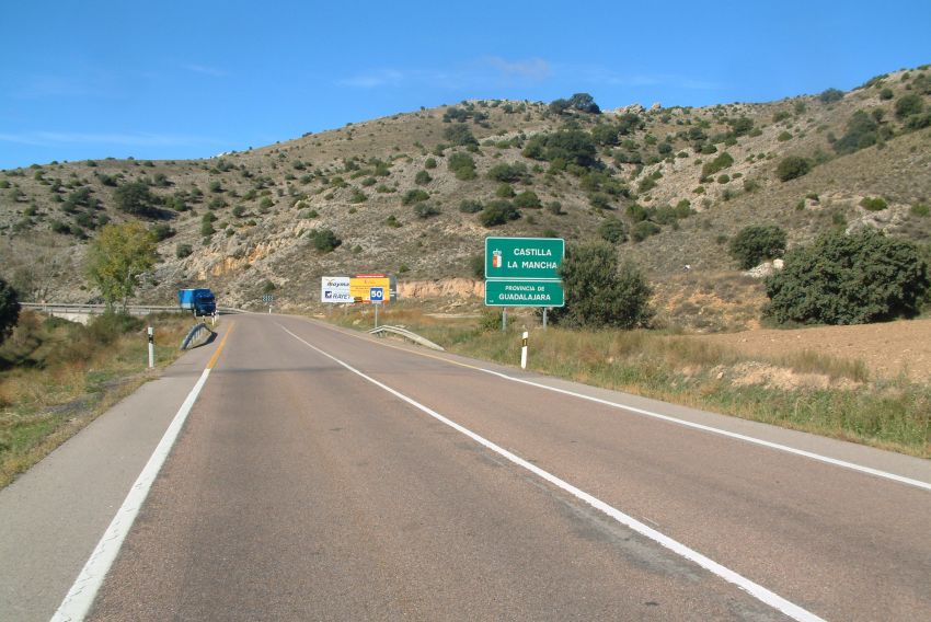 La conexión de Teruel con la capital de España por autovía o tren sigue lejos de hacerse realidad tras dos décadas de compromisos, estudios y confrontación política