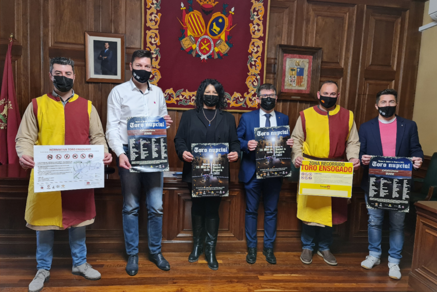 Dos años después, vuelve a recorrer las calles de Teruel un ensogado: el Toro Nupcial