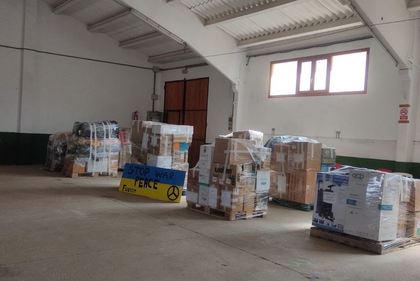 Los vecinos de Cantavieja se vuelcan para recoger material de ayuda con destino Ucrania