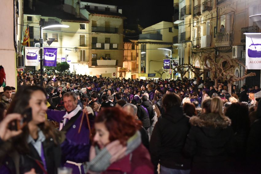 Un desfile con 3.500 tamborileros pone la guinda a las Jornadas Nacionales de Alcorisa