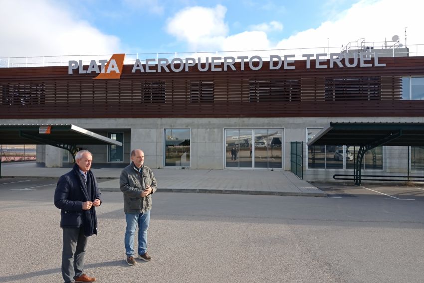 El grupo municipal del PSOE pide que el autobús urbano llegue hasta Platea y el Aeropuerto
