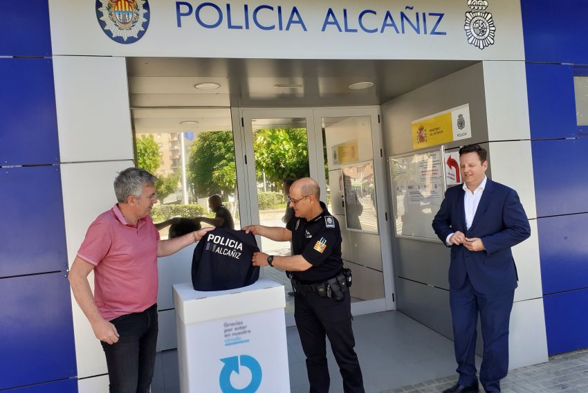 La Policía Local de Alcañiz estrena 26 nuevos uniformes y recicla los antiguos para su reutilización