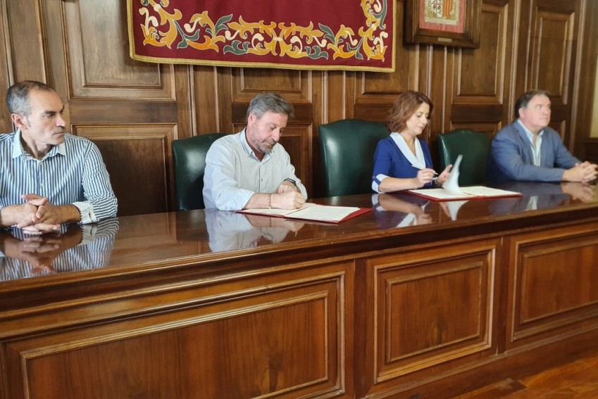 El Gobierno de Aragón y el Ayuntamiento de Teruel firman un convenio para crear la Oficina de la Vivienda