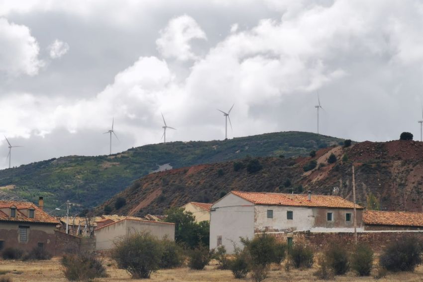 Los alcaldes del Valle del Jiloca ven los proyectos eólicos como una tabla  de salvación para muchos pueblos