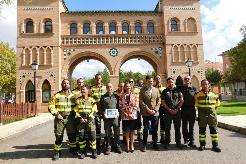 La Guardia Civil de Teruel reconoce la labor de la Cuadrilla 23 helitransportada del Infoar y distingue a un Agente de Protección de la Naturaleza