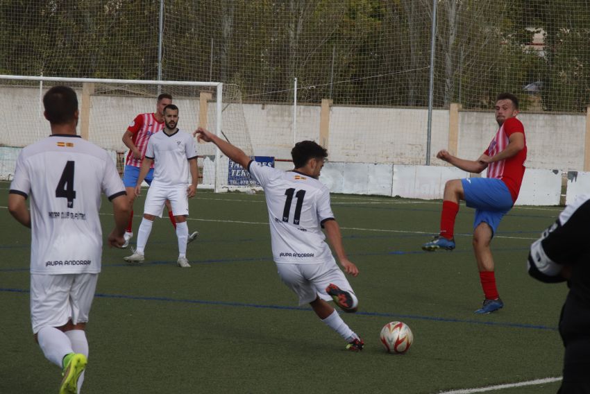 Duelo de alto copete entre Calamocha B y Cella en Jumaya en la Regional Preferente