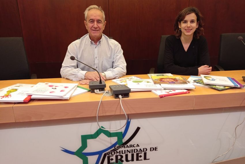 Los CRAs y el colegio de Cella reciben los lotes de libros de la comarca Comunidad de Teruel