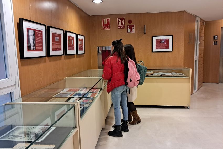 La Biblioteca de Alcañiz expone el legado que Eloy Fernández dejó a la ciudad