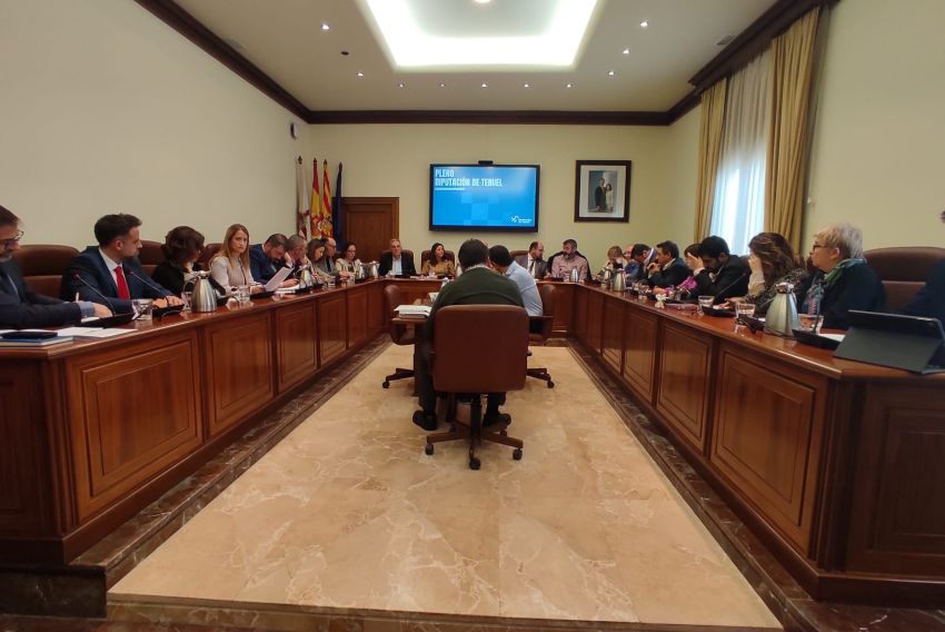 La Diputación de Teruel exige de nuevo al Gobierno que no suprima 151 paradas de bus en Aragón