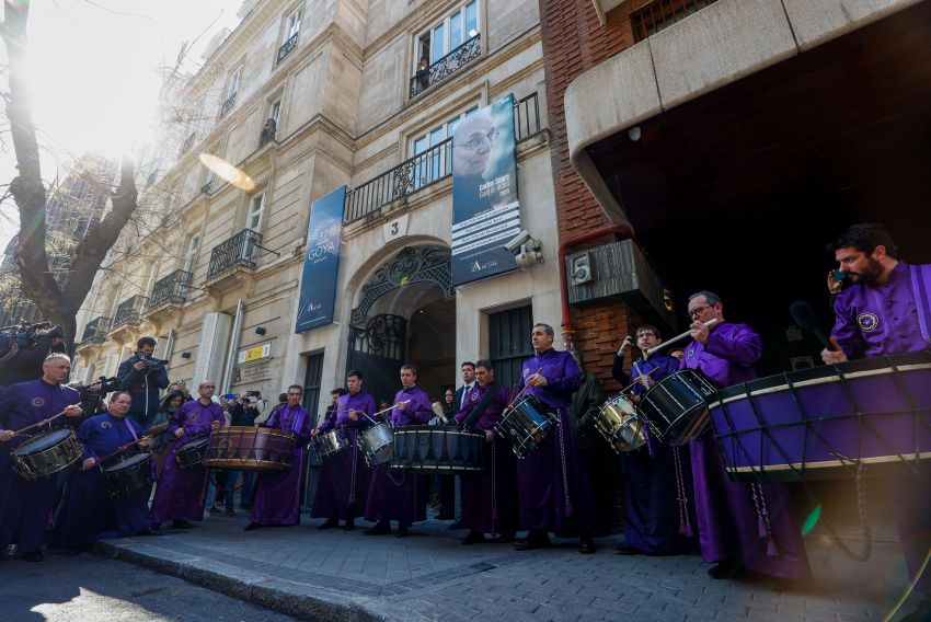 Los tambores de Calanda despiden al cineasta Carlos Saura en Madrid