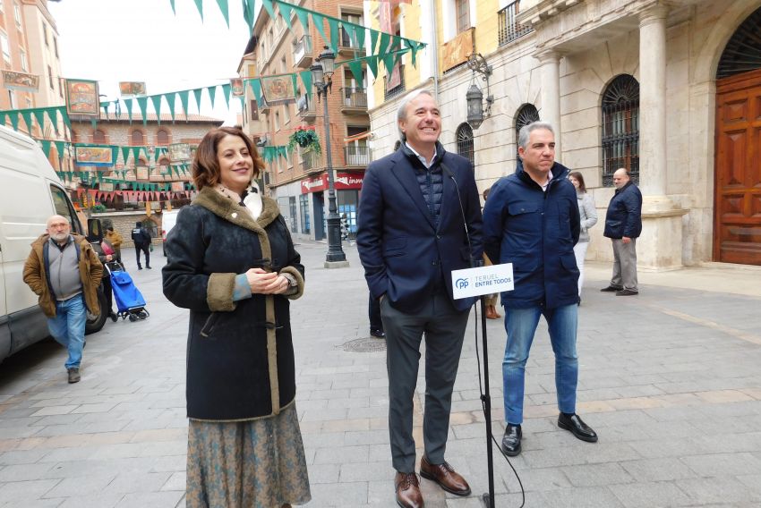 Jorge Azcón reitera en Teruel que el PP tiene abiertas las puertas a quienes 