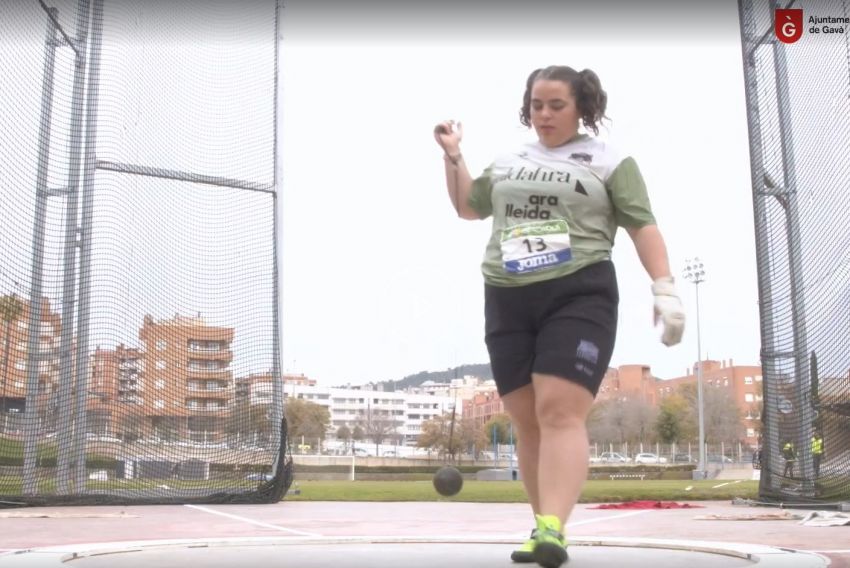 Elena Sanz iguala su mejor marca  de la temporada