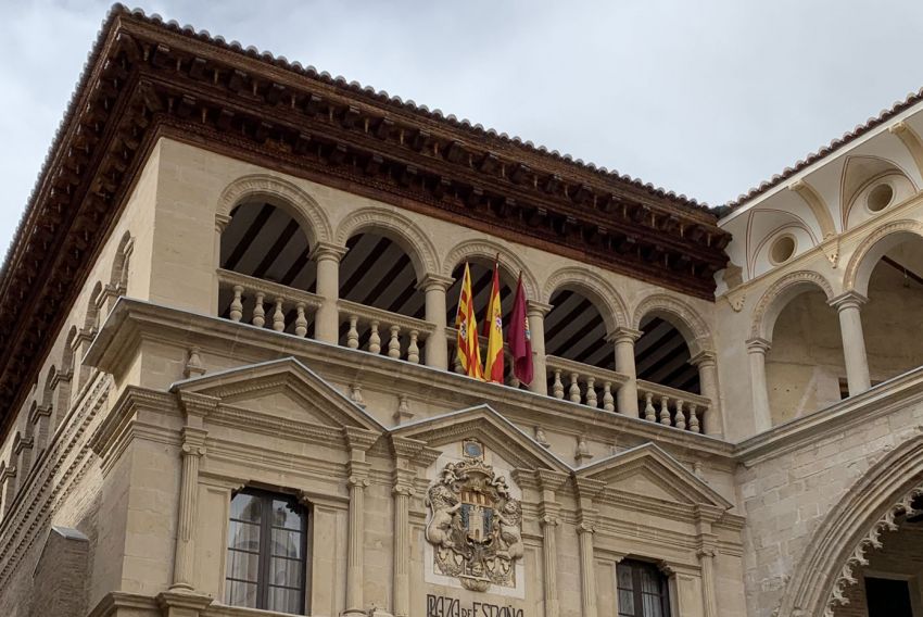 El Ayuntamiento de Alcañiz bonificará  376.000 euros de las obligaciones fiscales a multitud de familias