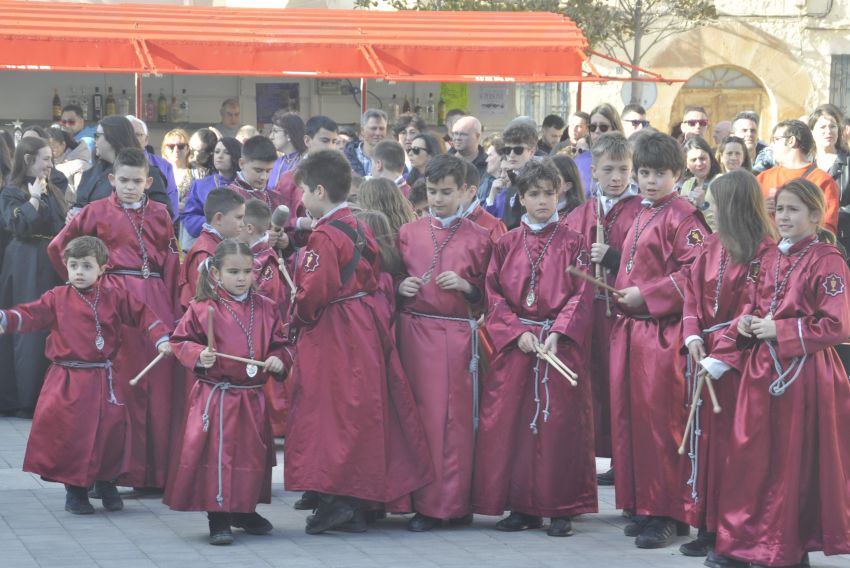 Villarquemado retoma con éxito total la XXII edición del Encuentro Intercomarcal de Tambores, Bombos y Cornetas que hermana varias cofradías