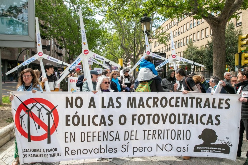 El mundo rural clama en Zaragoza contra los 