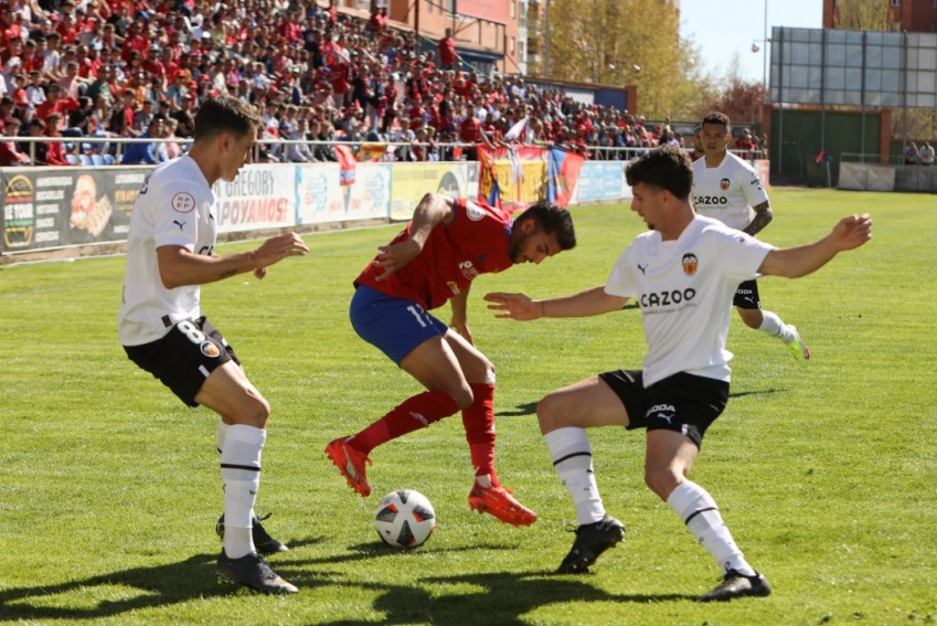 El CD Teruel tiene aura de campeón (2-1)