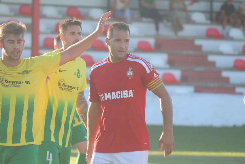 Pedro Monge, capitán del Calamocha: “El club merece estar en Tercera RFEF, aunque se tienen que mejorar cosas”