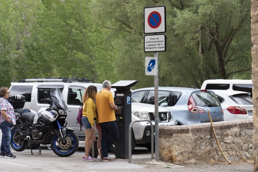 El Ayuntamiento de Albarracín ingresa 276.000 euros de los parquímetros en el año 2022