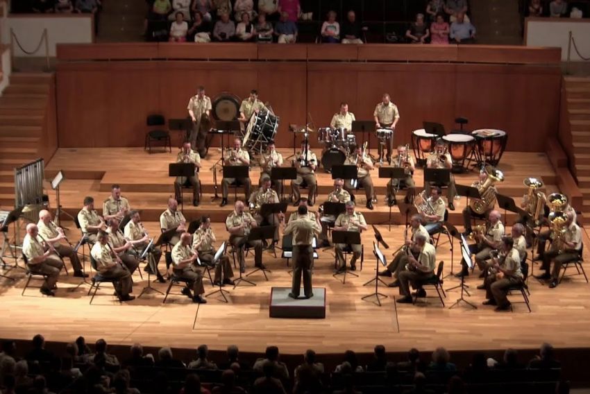 La Banda de Música de la Academia General Militar,  hoy en el Teatro Marín