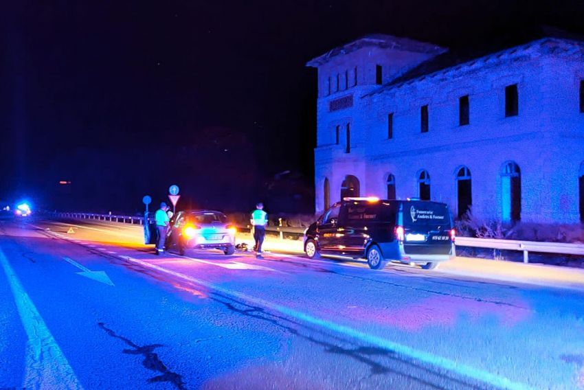 Muere atropellada una mujer de 73 años en Alfambra cuando cruzaba la carretera sin chaleco reflectante