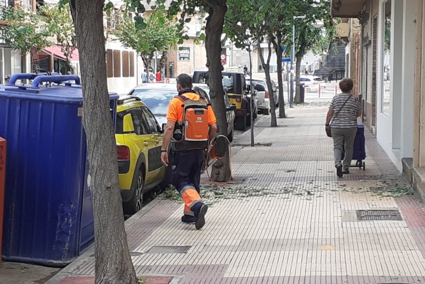 Alcañiz refuerza su limpieza viaria y su jardinería con cuatro trabajadores contratados mediante el programa Emple-AR