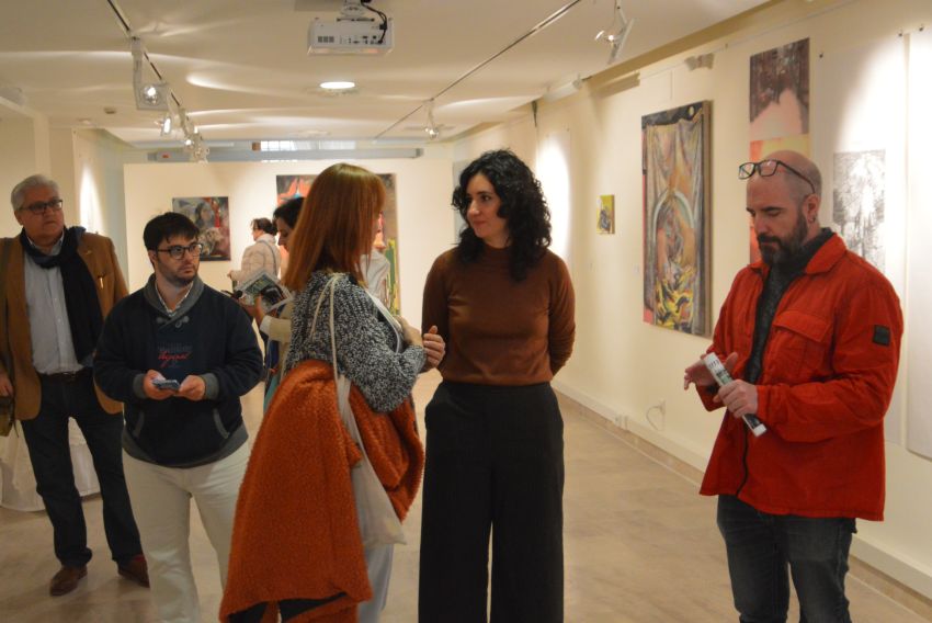 Pintura, literatura y el espíritu de Buñuel se confunden en la sala de exposiciones del CBC