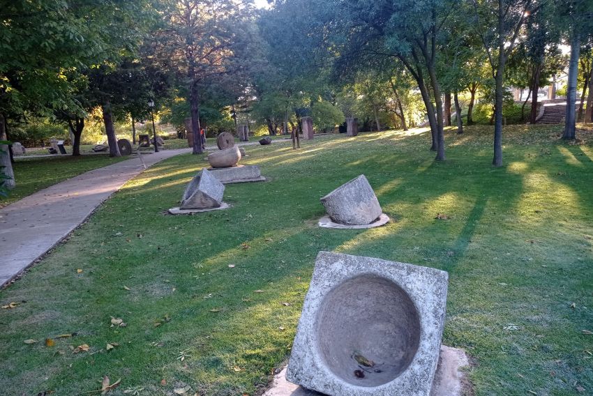 Calamocha completa el contenido de su parque con el nuevo Museo de las Piedras
