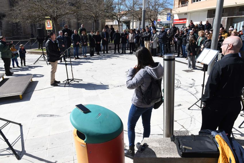 Alcañiz recuerda la fecha del bombardeo de 1938 y los colectivos memorialistas leen un manifiesto contra la derogación de la ley