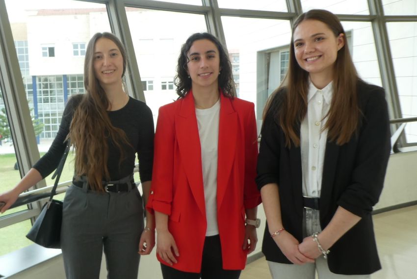 Tres mujeres son las mejores de su promoción en las titulaciones de la EUPT por primera vez