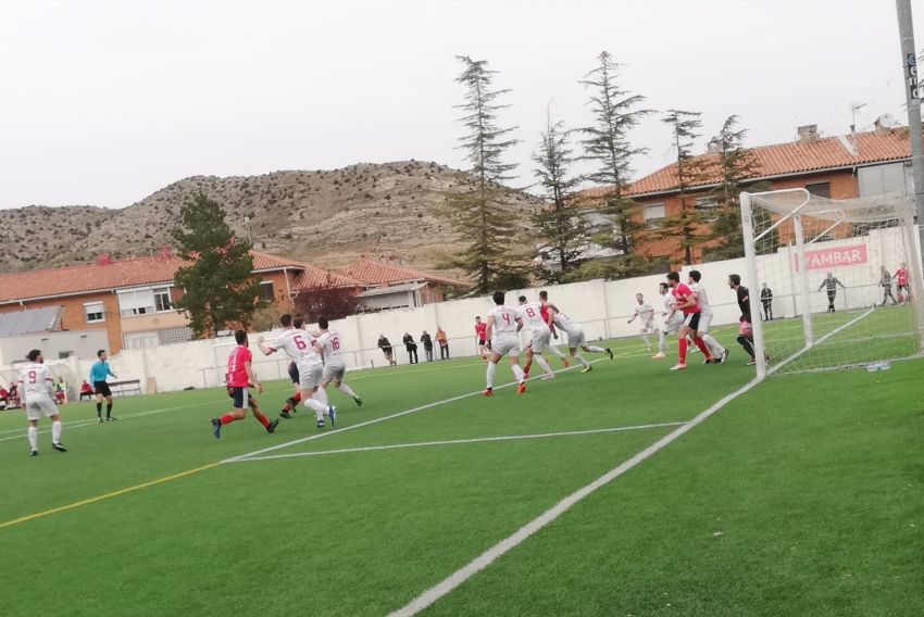 El Utrillas vuelve por fin a la senda del triunfo en su partido ante el Fraga (2-1)