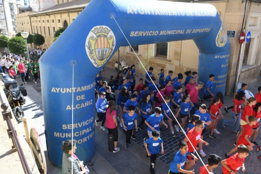 El deporte saludable une a los escolares de Alcañiz en la Milla Solidaria Escolar