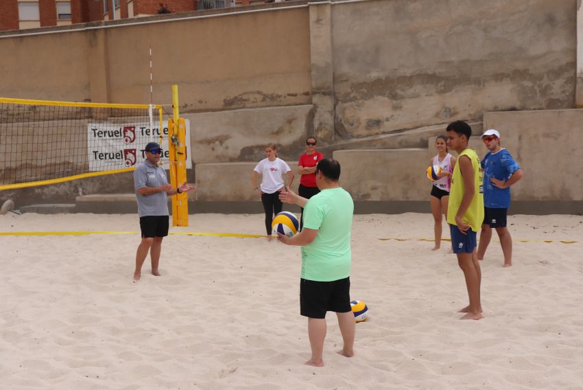 Teruel acoge un curso para formar entrenadores  de voley-playa