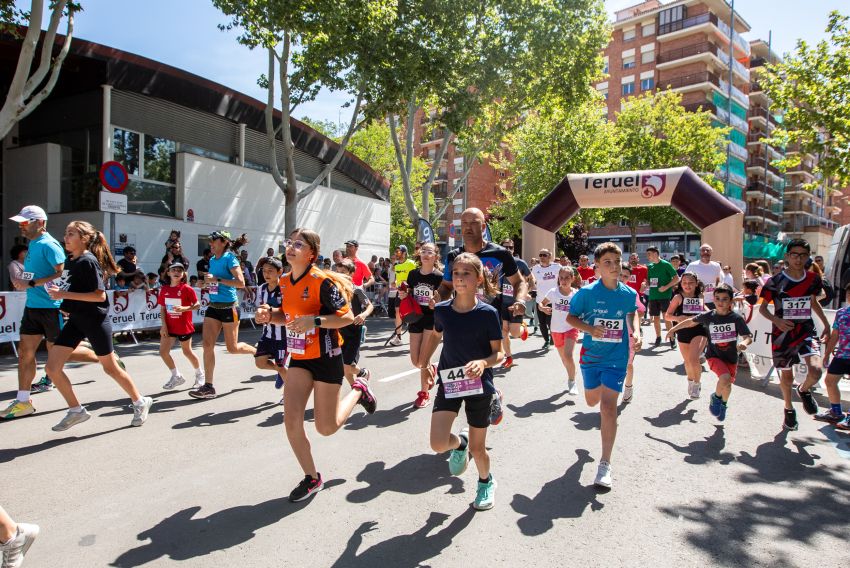 Diego Gómez y Sensi Bergues reinan en una animada Carrera Popular