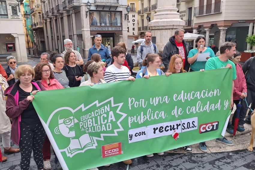 CCOO y CGT se concentran en Teruel “por una educación pública de calidad y con recursos”